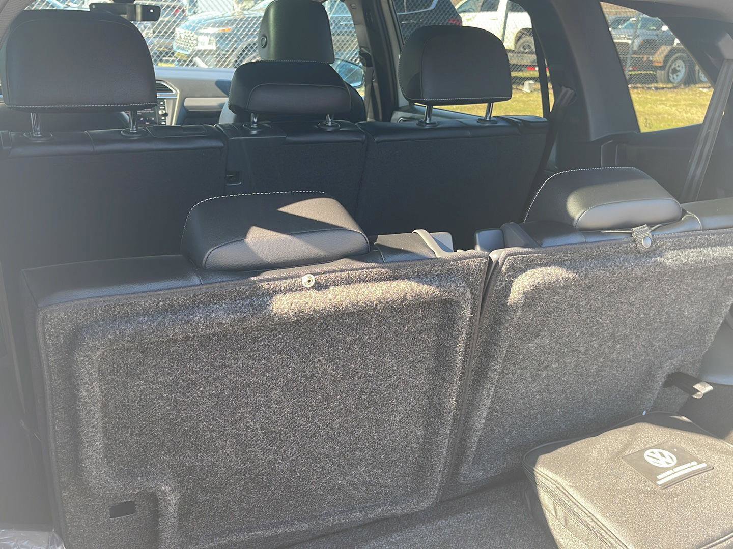 Certified 2022 Volkswagen Tiguan SE R-Line image 29