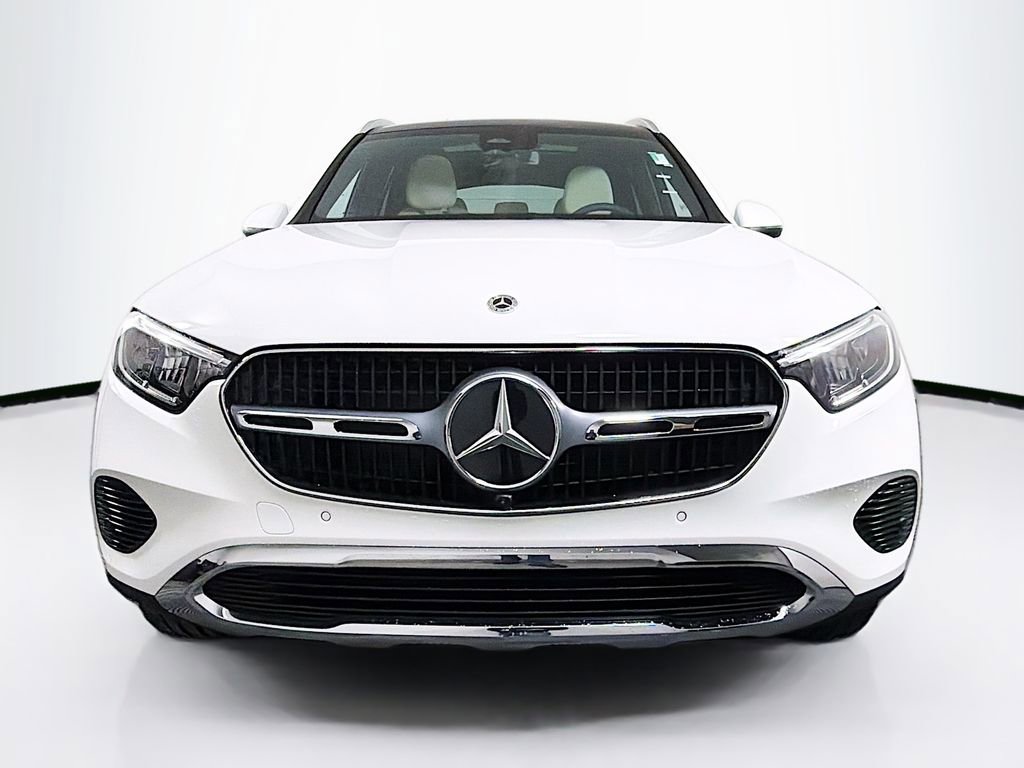 Used 2026 Mercedes-Benz GLC 300 4MATIC image 2