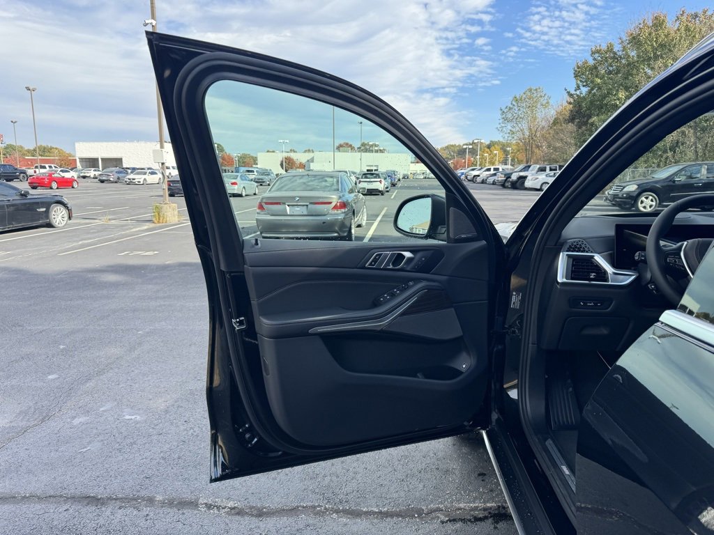 New 2026 BMW X5 xDrive50e w/ Executive Package image 9