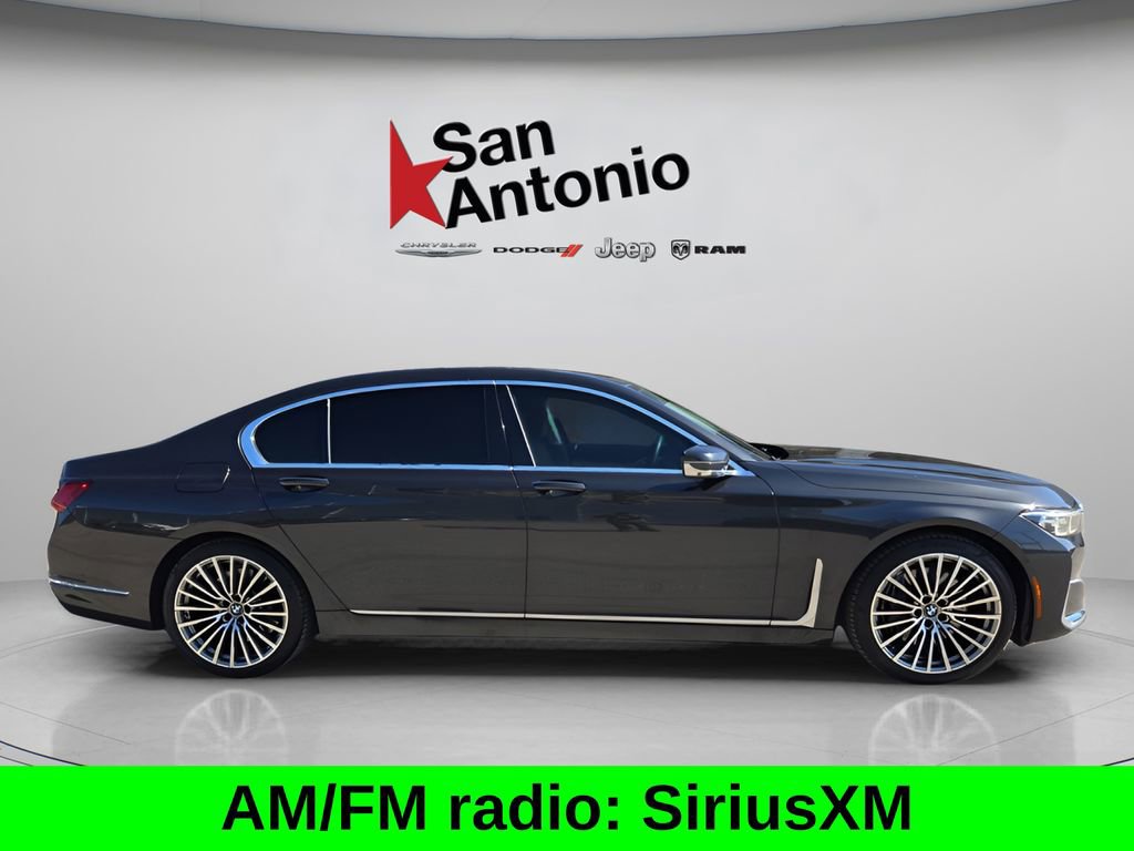 Used 2022 BMW 750i xDrive image 9