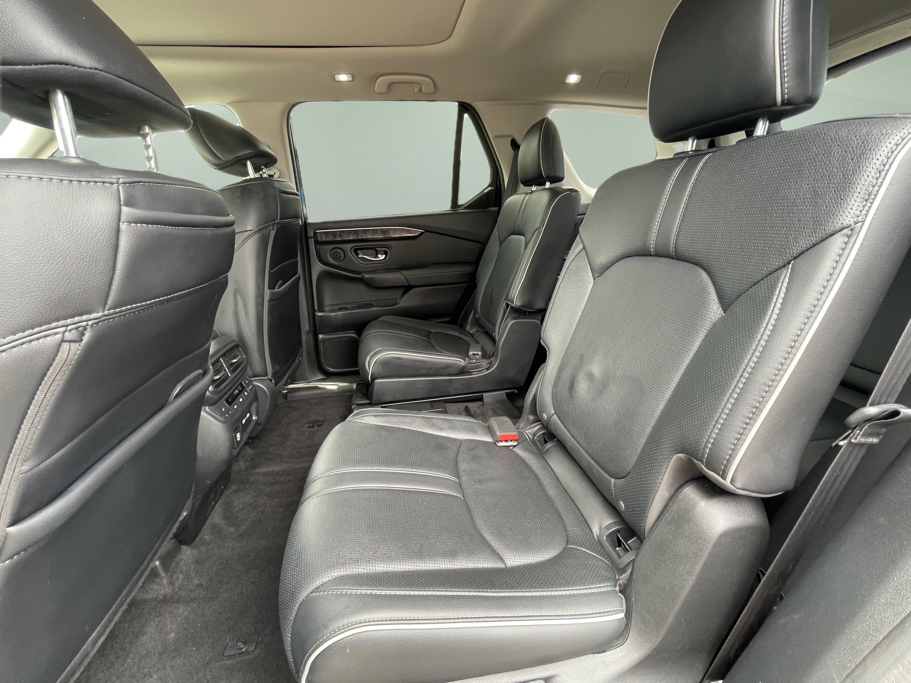 Used 2023 Honda Pilot Elite image 11