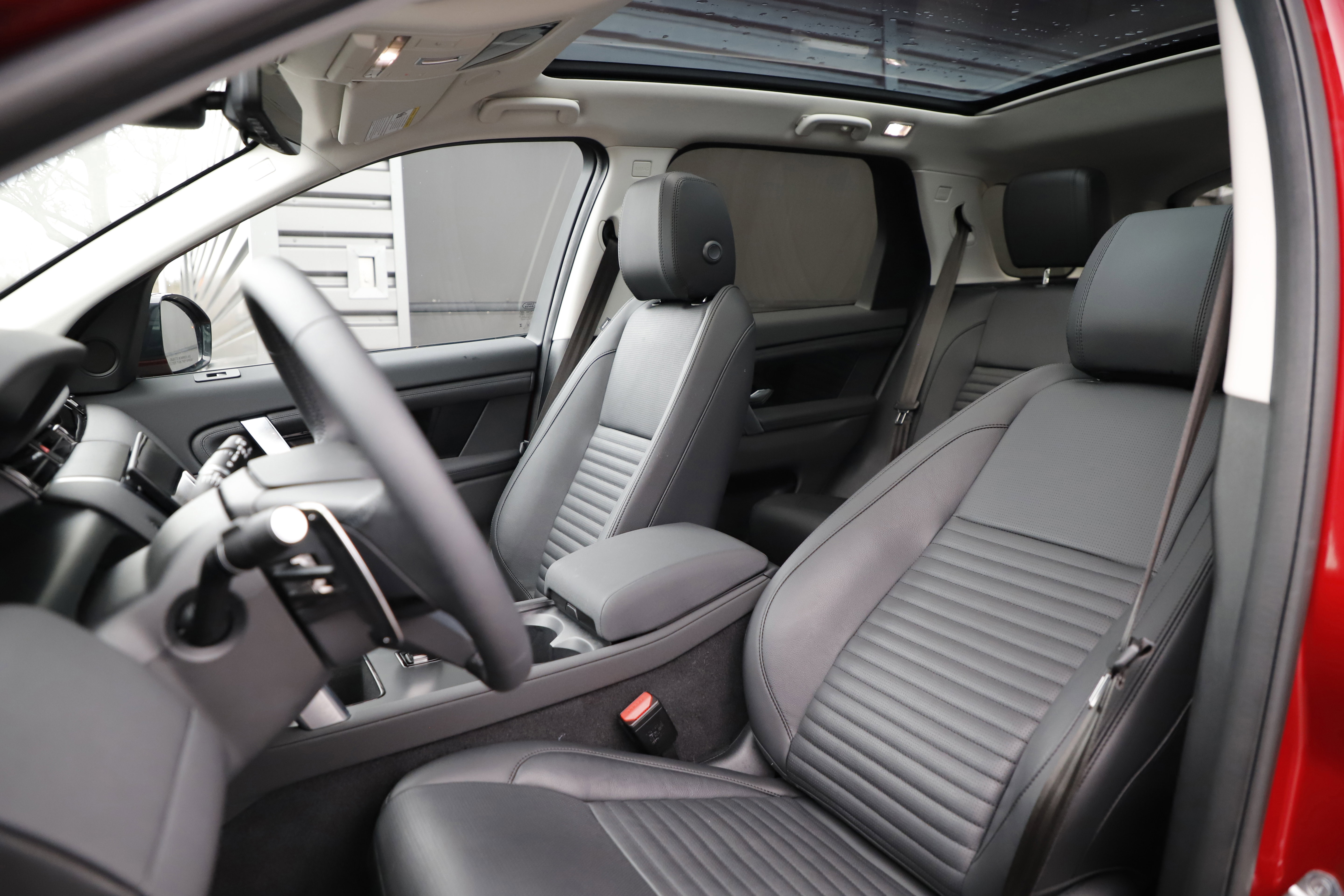 Certified 2025 Land Rover Discovery Sport S image 19