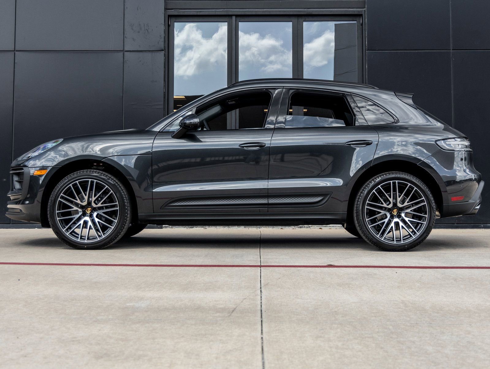 Used 2026 Porsche Macan video 2