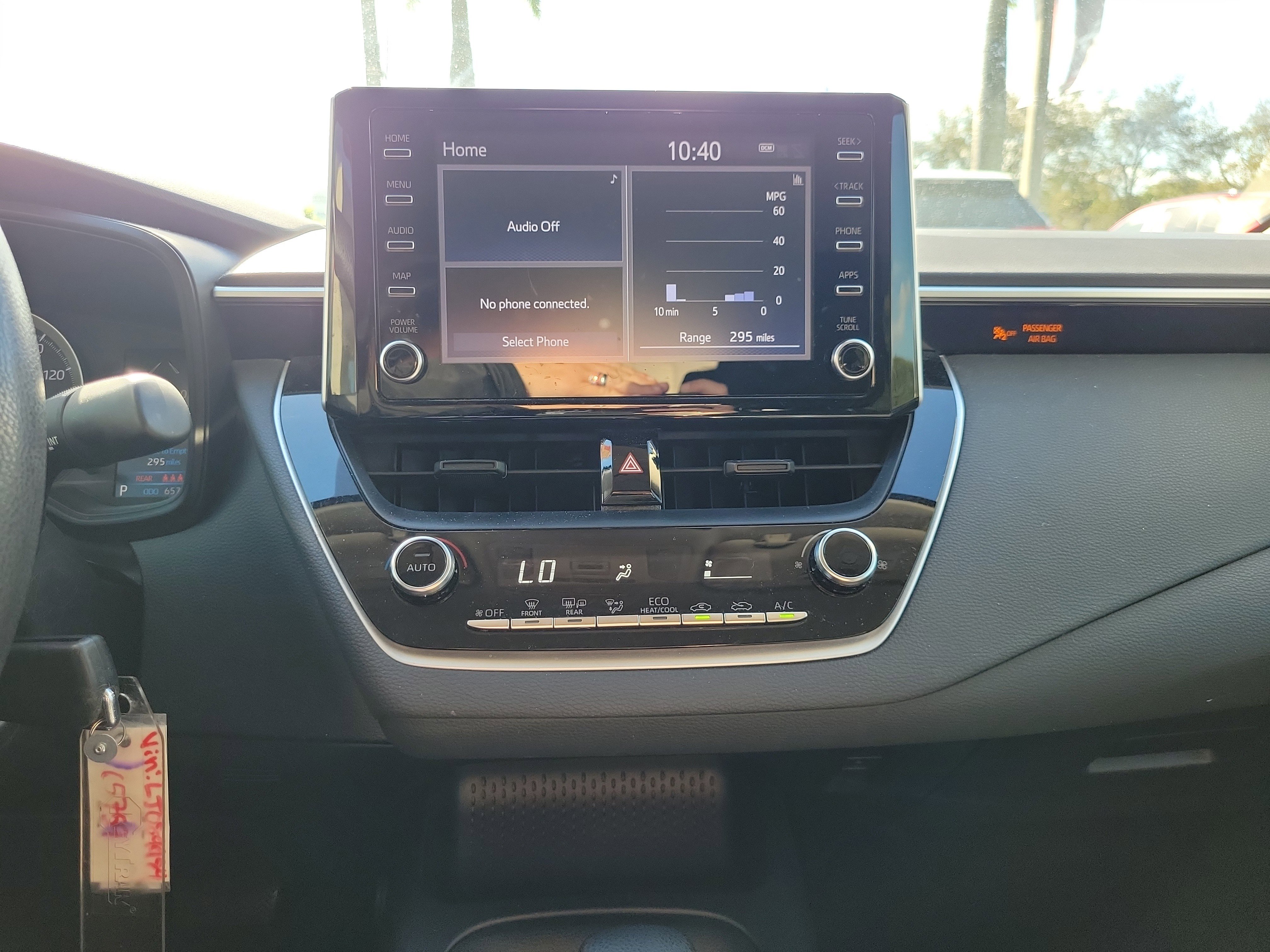 Used 2020 Toyota Corolla LE image 26