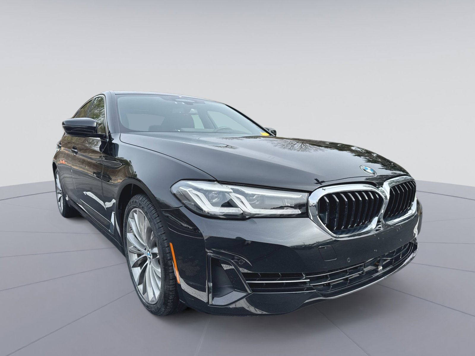 Used 2022 BMW 540i xDrive w/ Premium Package image 3
