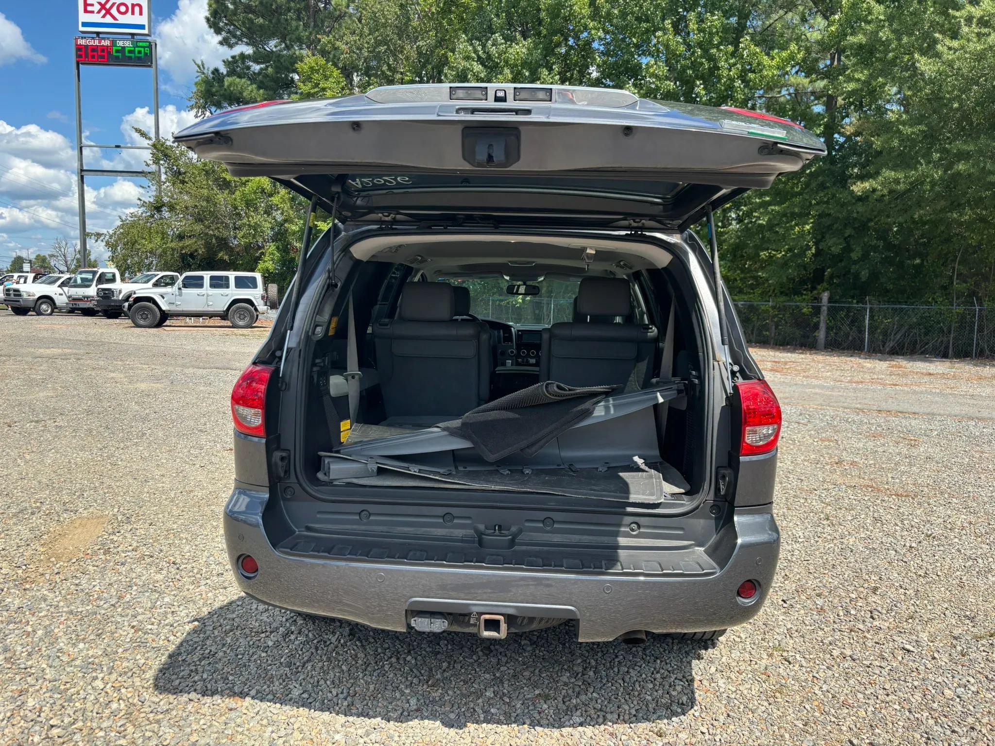 Used 2014 Toyota Sequoia Limited AWD/4WD image 15