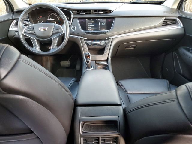 Certified 2018 Cadillac XT5 Luxury w/ LPO, Radiant Package image 21