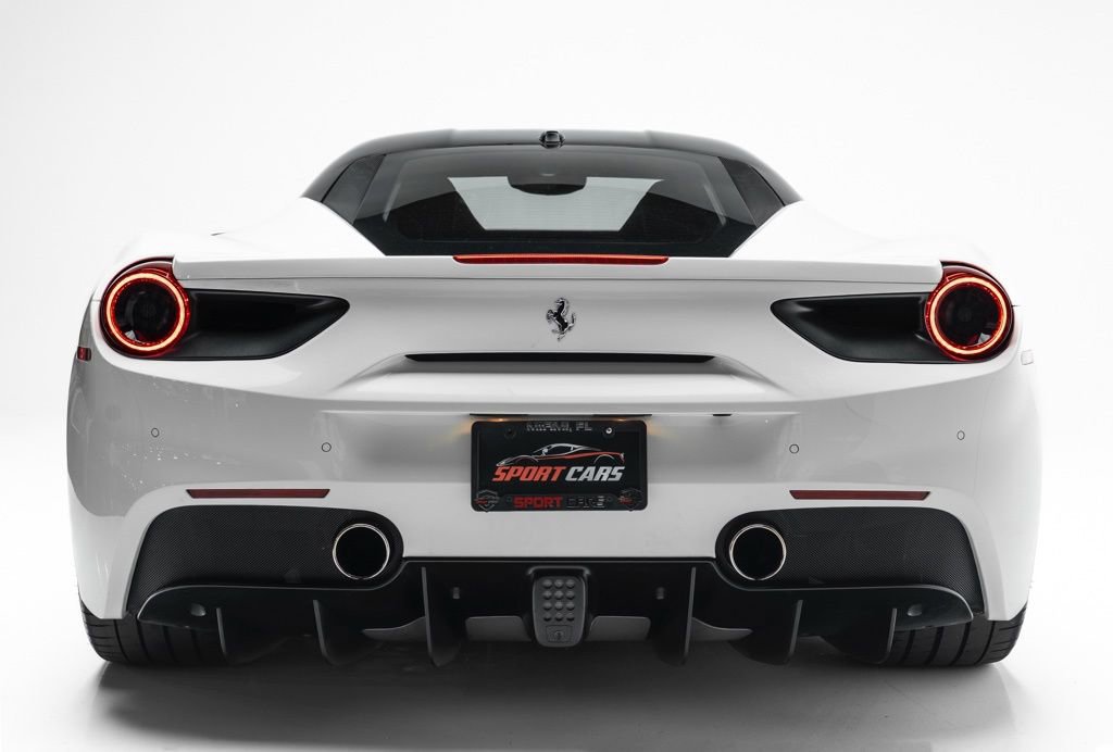 Used 2016 Ferrari 488 GTB RWD image 8