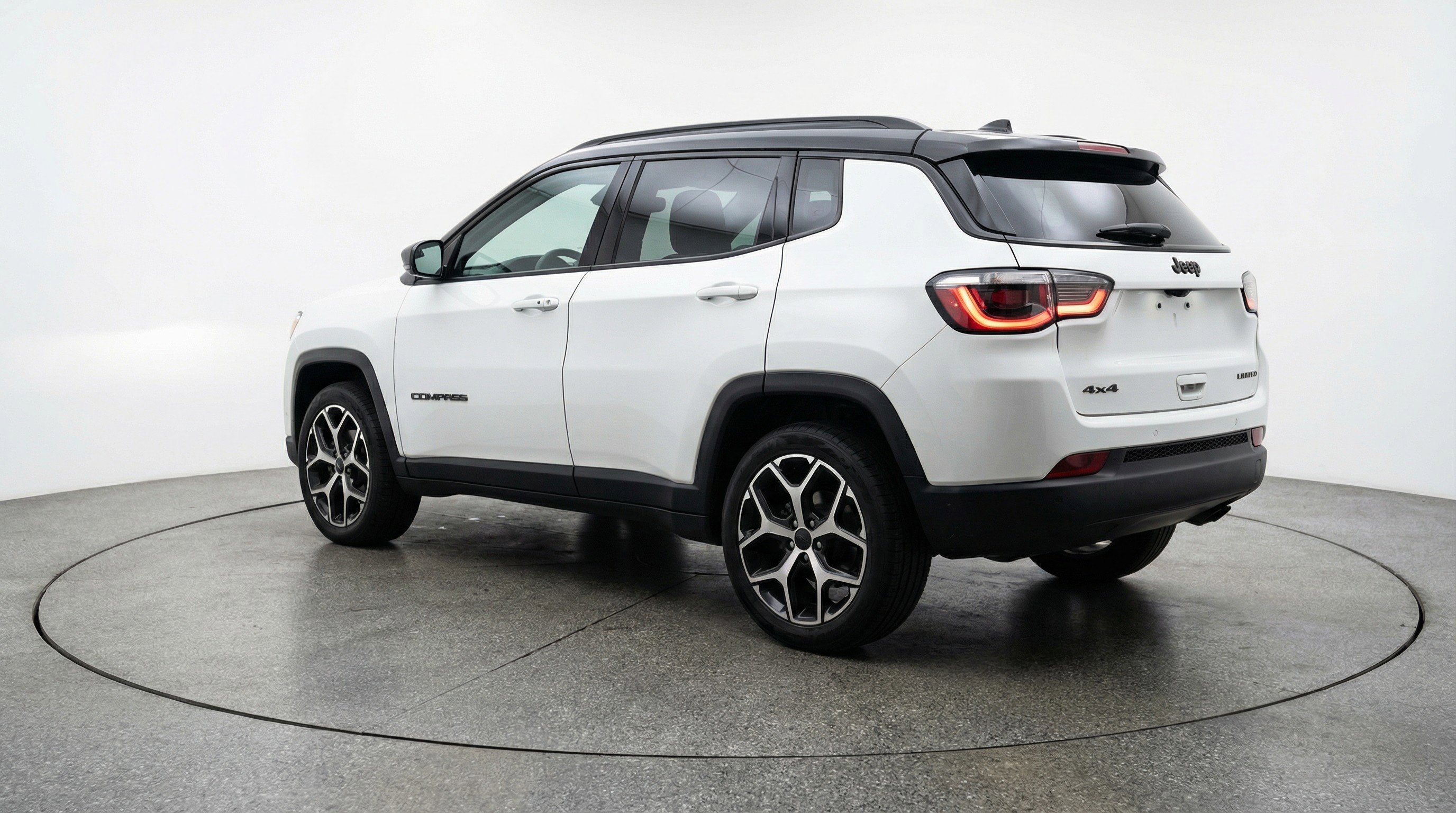 Used 2025 Jeep Compass Limited image 6