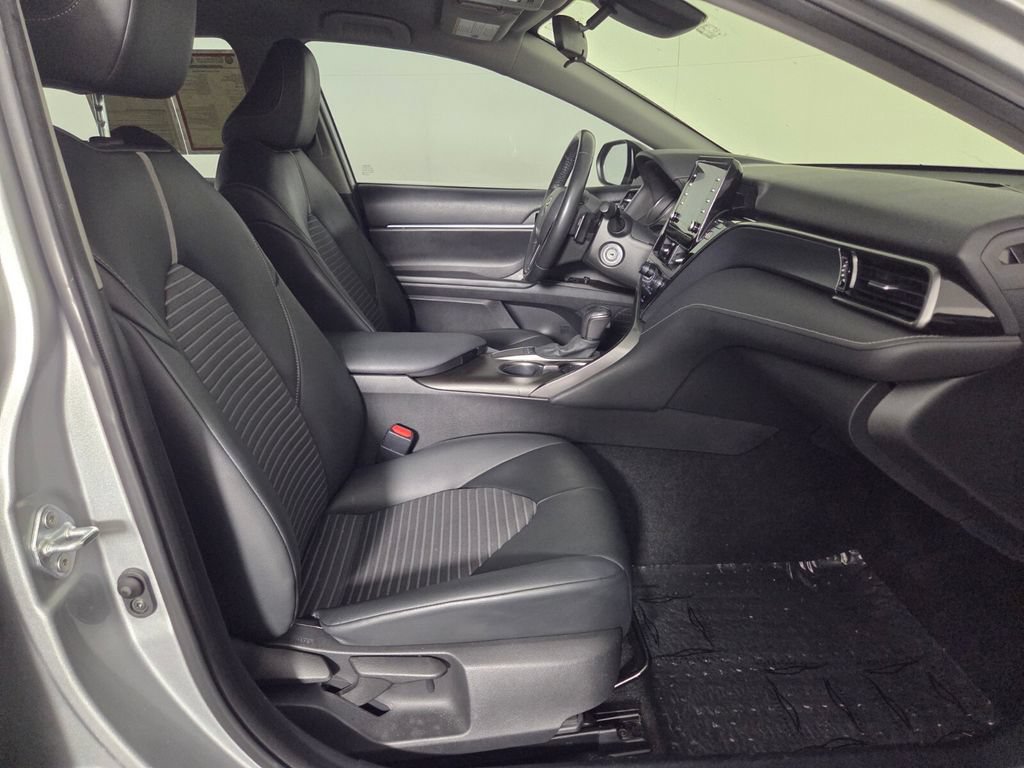 Used 2022 Toyota Camry SE FWD image 32