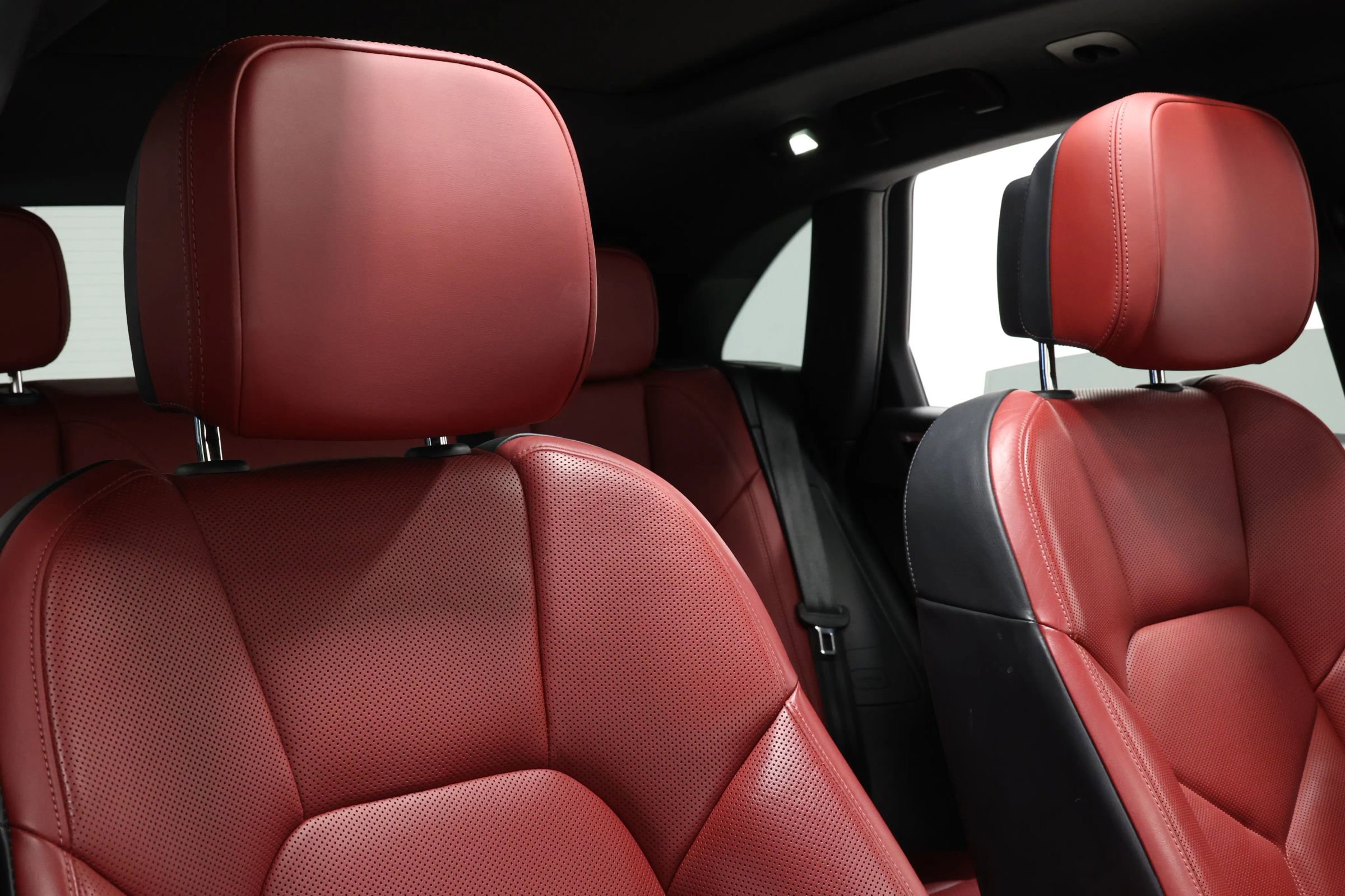 Used 2022 Porsche Macan image 77