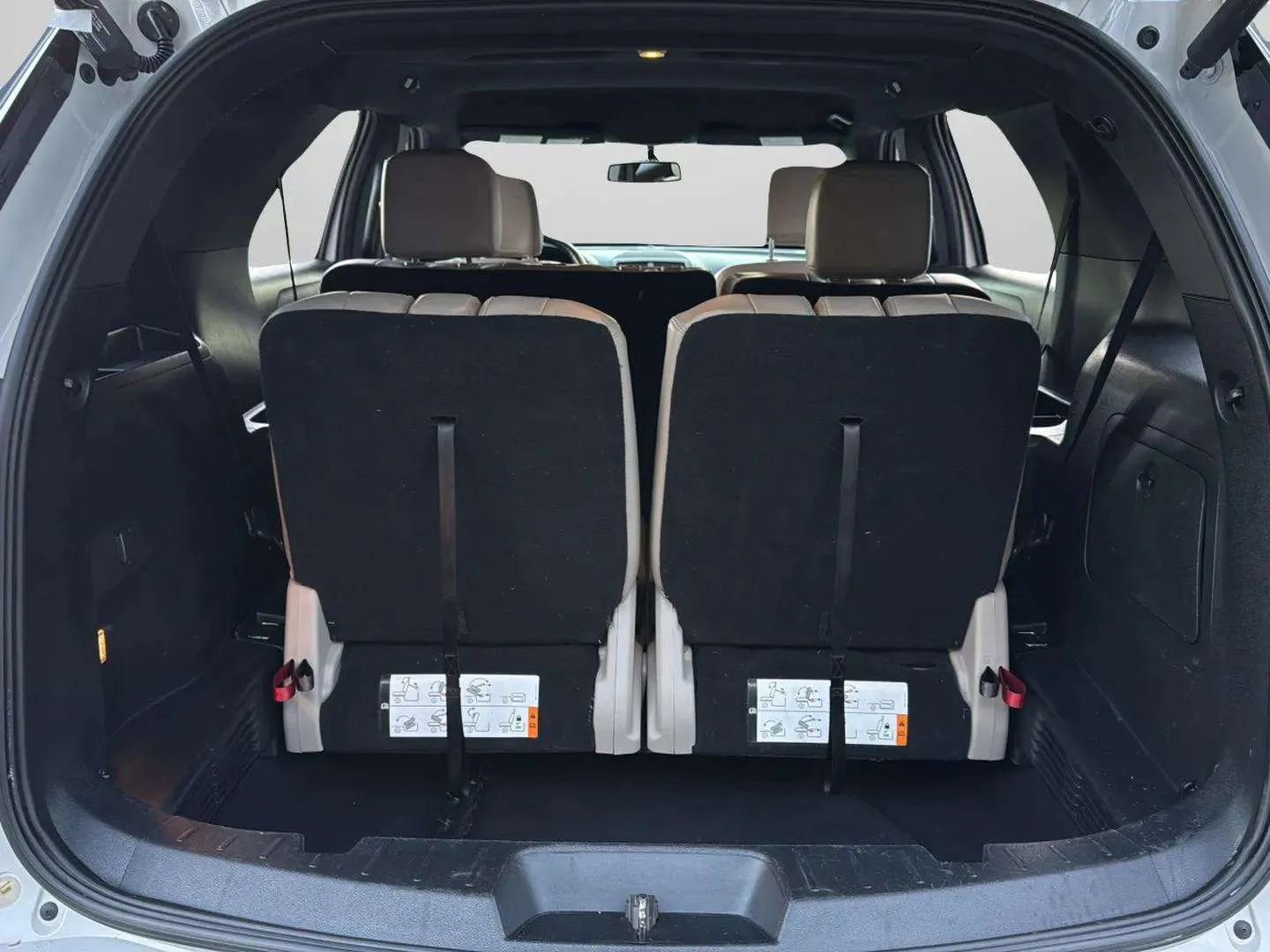 Used 2018 Ford Explorer XLT w/ Equipment Group 202A image 29