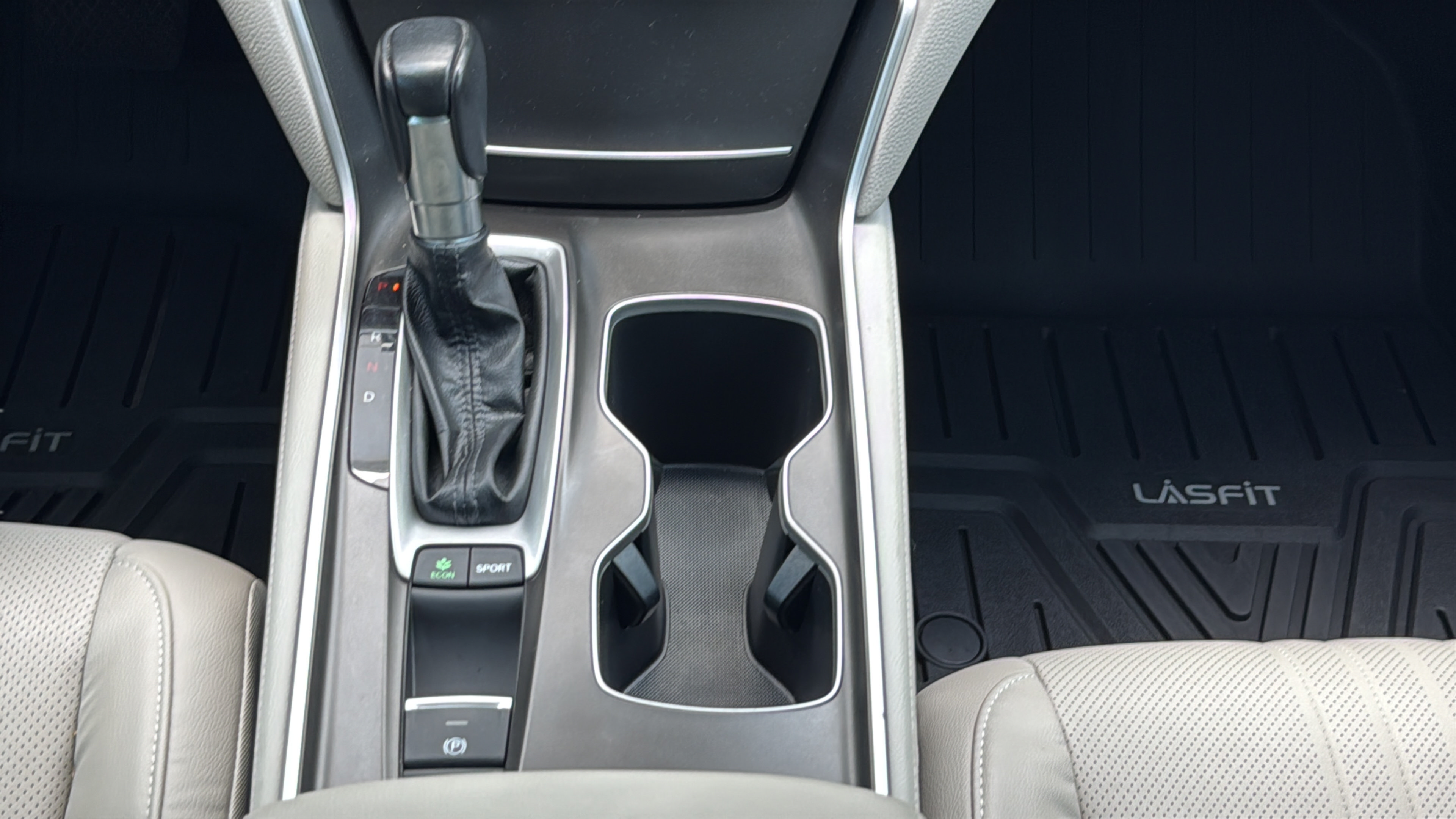 Used 2018 Honda Accord Touring image 15