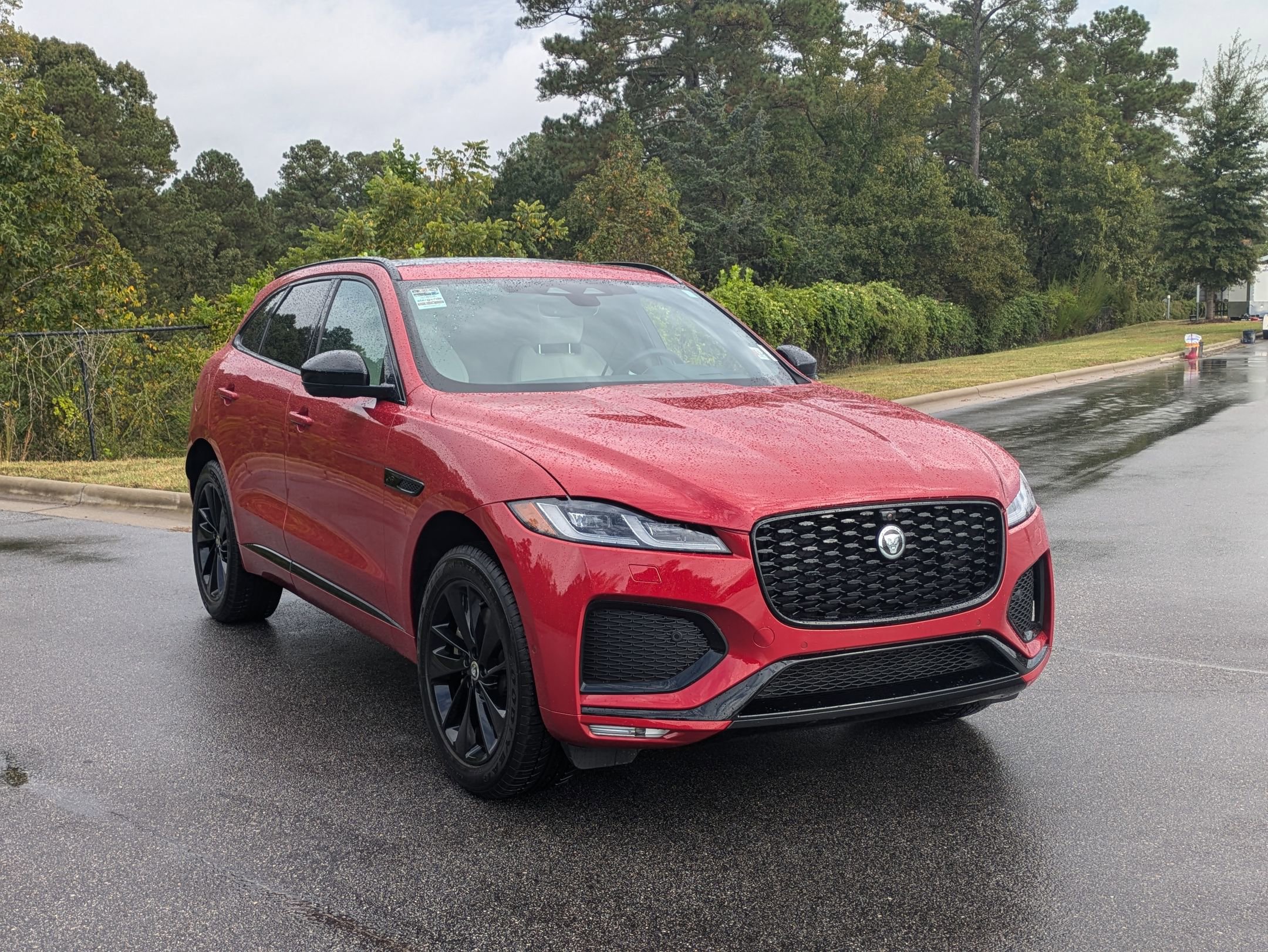 Used 2026 Jaguar F-PACE R-Dynamic S image 3