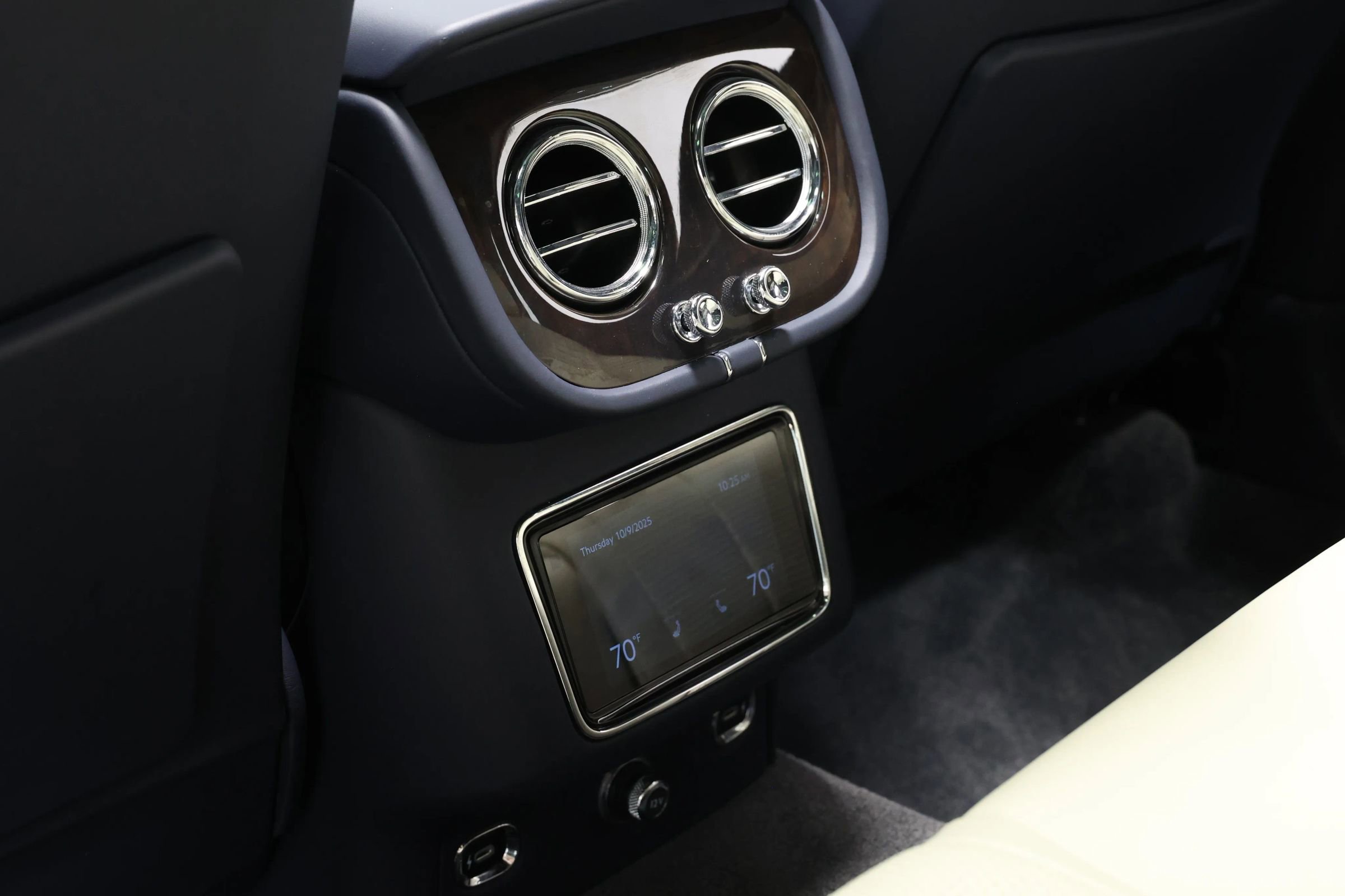 Used 2022 Bentley Bentayga image 79