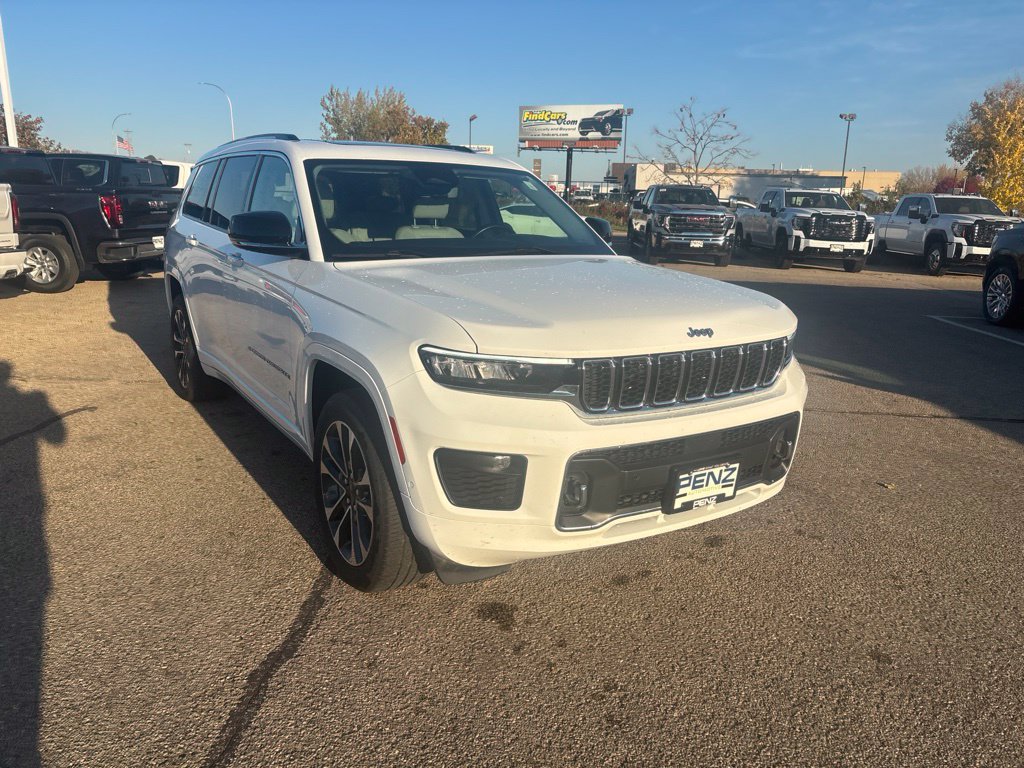 Used 2021 Jeep Grand Cherokee L Overland w/ Luxury Tech Group IV AWD/4WD image 3