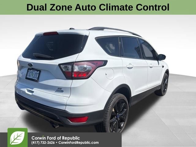 Used 2018 Ford Escape SE w/ SE Sport Appearance Package AWD/4WD image 5