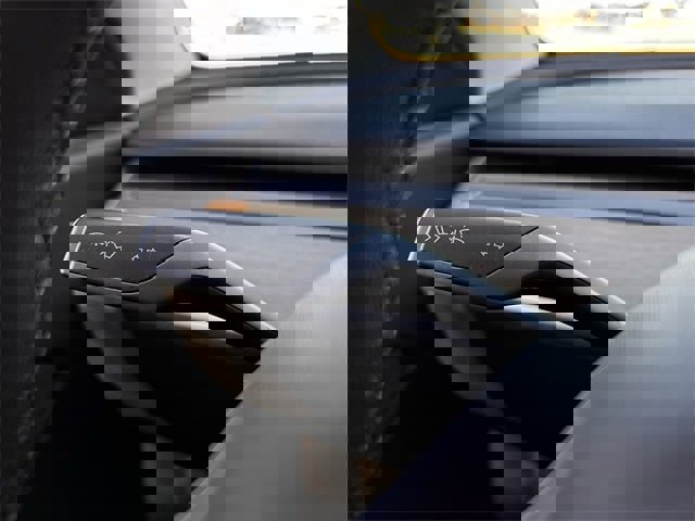 Used 2020 Tesla Model Y Long Range image 20