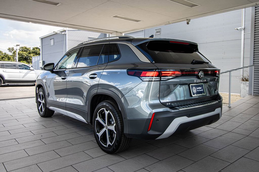 Certified 2025 Volkswagen Tiguan SE image 15