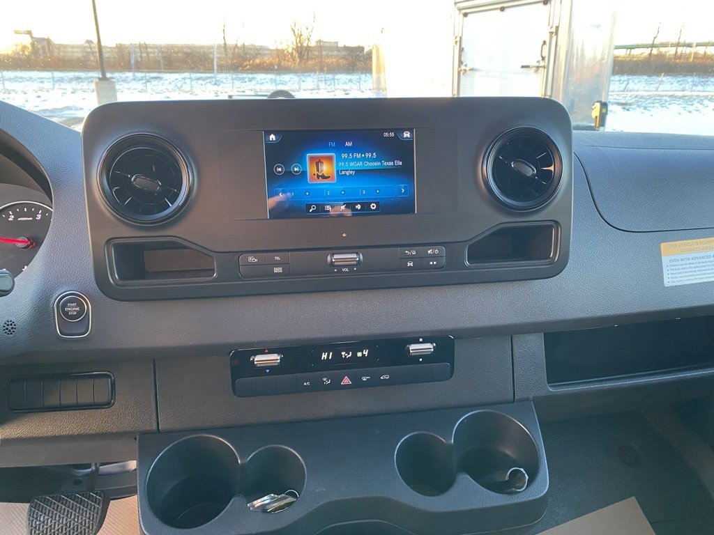 Used 2024 Mercedes-Benz Sprinter 2500 image 15