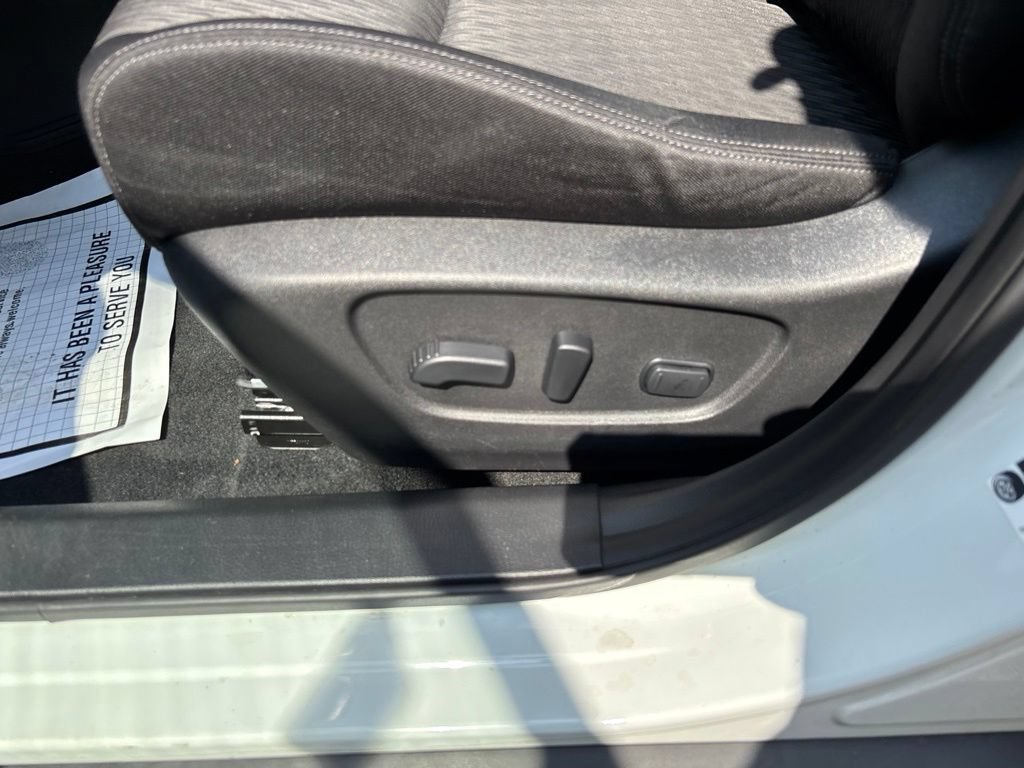 Used 2020 Nissan Rogue SV AWD/4WD image 13