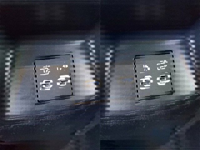 Used 2025 Toyota Corolla SE image 12