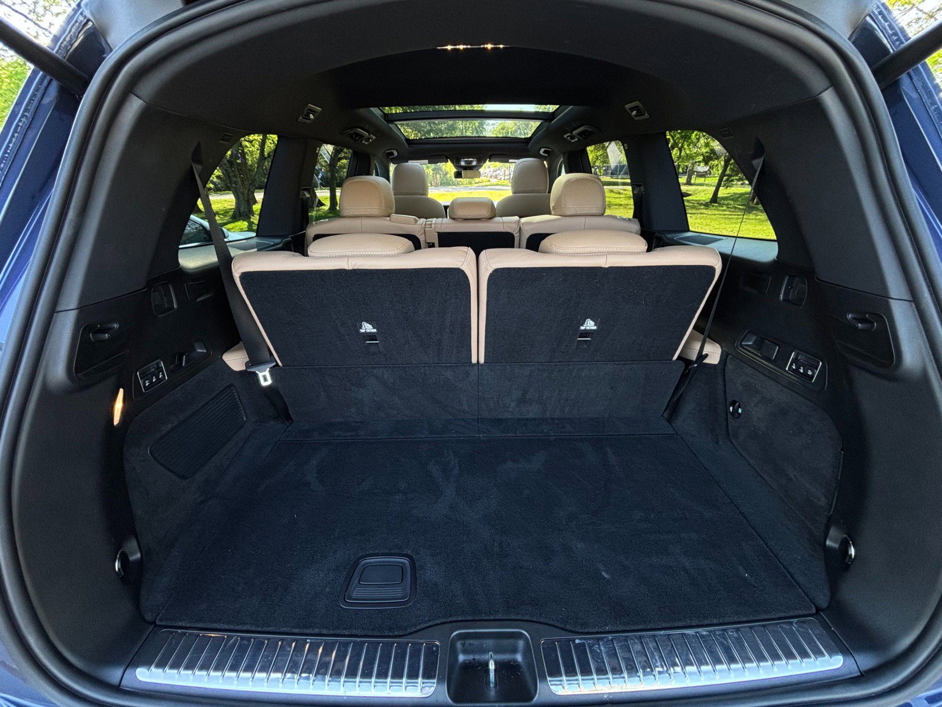 Used 2024 Mercedes-Benz GLS 580 4MATIC image 29