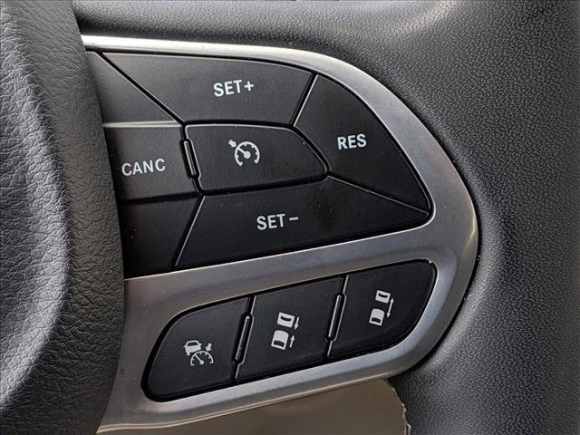 Used 2022 Chrysler Pacifica Touring-L image 15