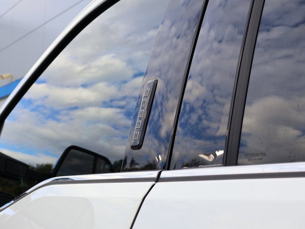 Used 2023 Ford F450 Platinum w/ FX4 Off-Road Package image 11