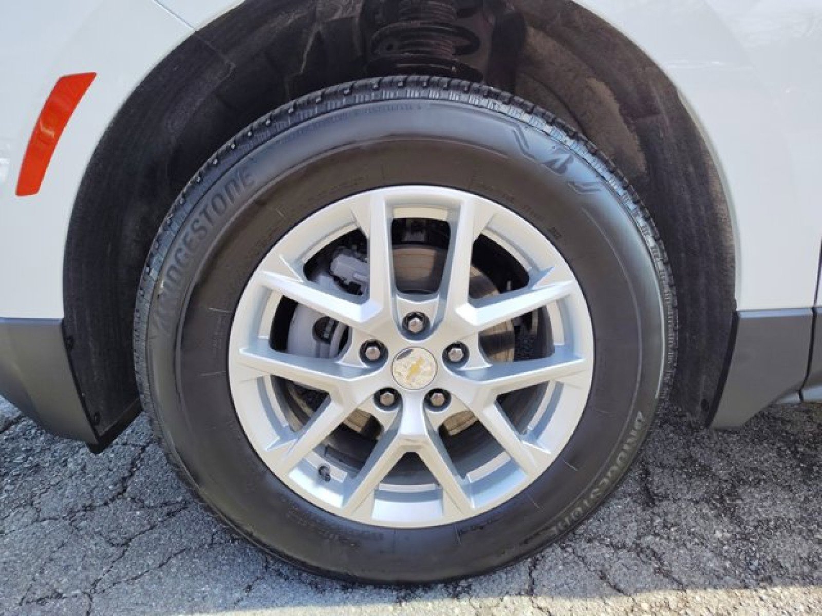 Used 2023 Chevrolet Equinox LT image 9