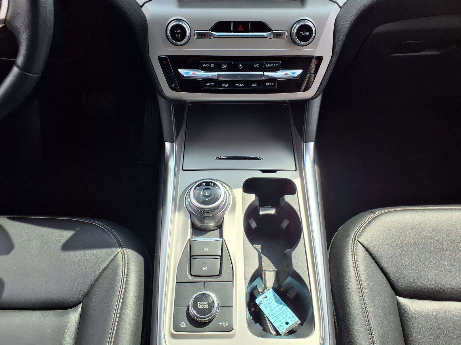 Used 2023 Ford Explorer XLT w/ Equipment Group 202A image 17