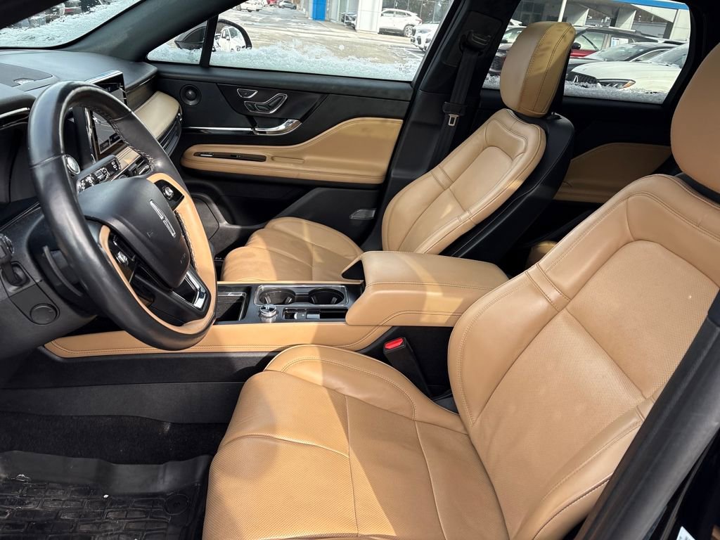 Used 2022 Lincoln Corsair Reserve w/ Equipment Group 201A image 9