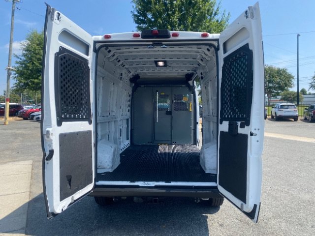 Used 2023 RAM ProMaster 2500 w/ Driver Convenience Group FWD image 10