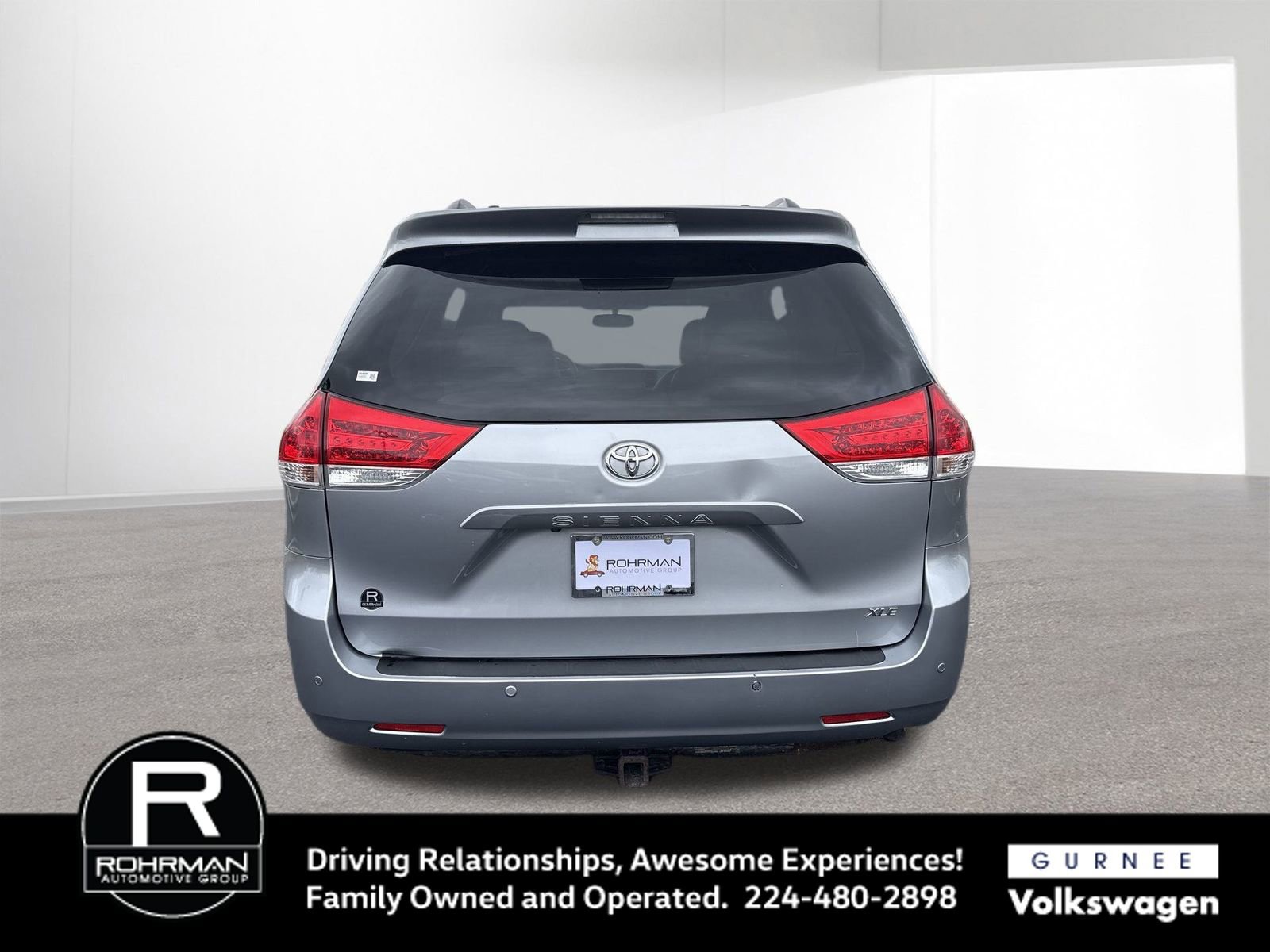 Used 2014 Toyota Sienna XLE image 8