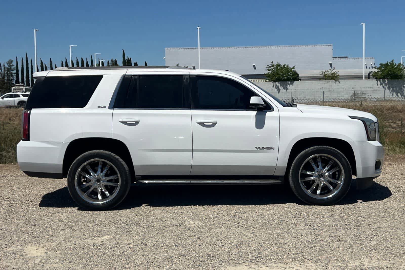 Used 2015 GMC Yukon SLE RWD image 9