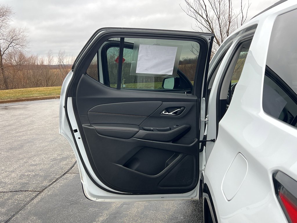 Used 2021 Chevrolet Traverse Premier w/ Redline Edition image 36