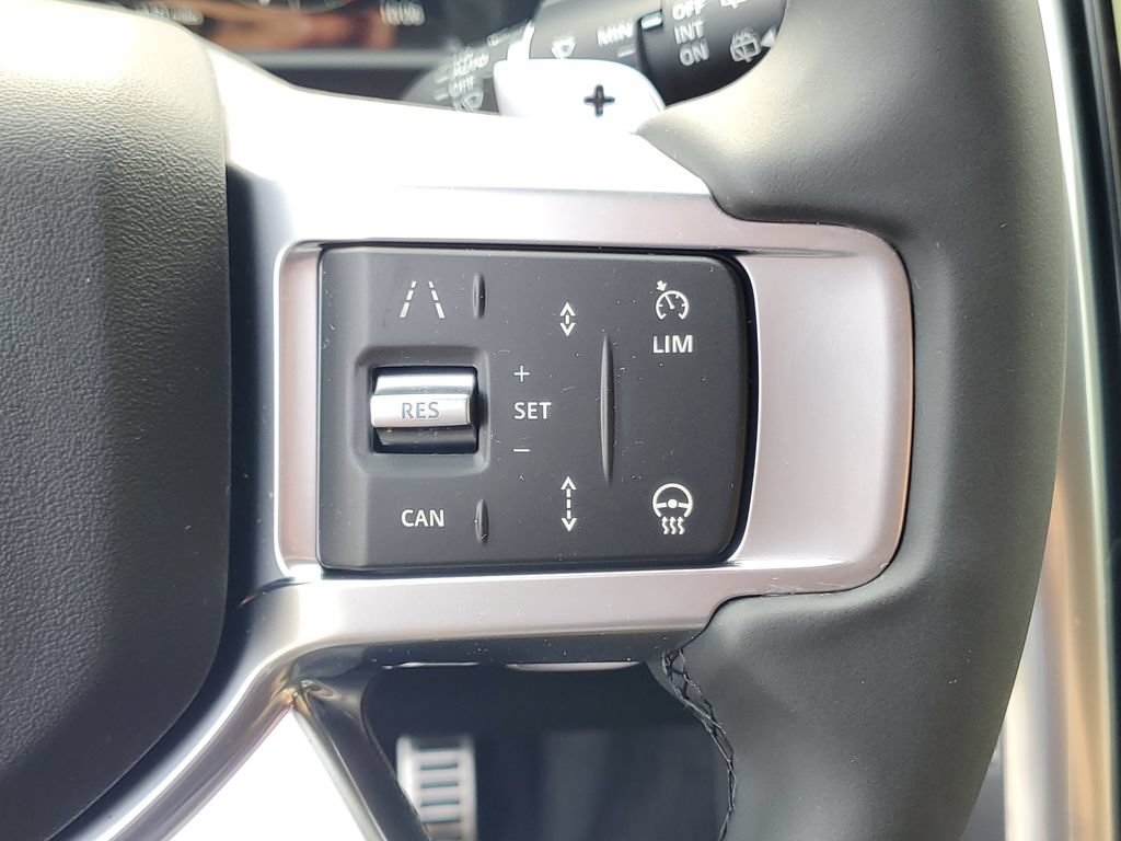 New 2026 Land Rover Discovery Dynamic SE AWD/4WD image 18