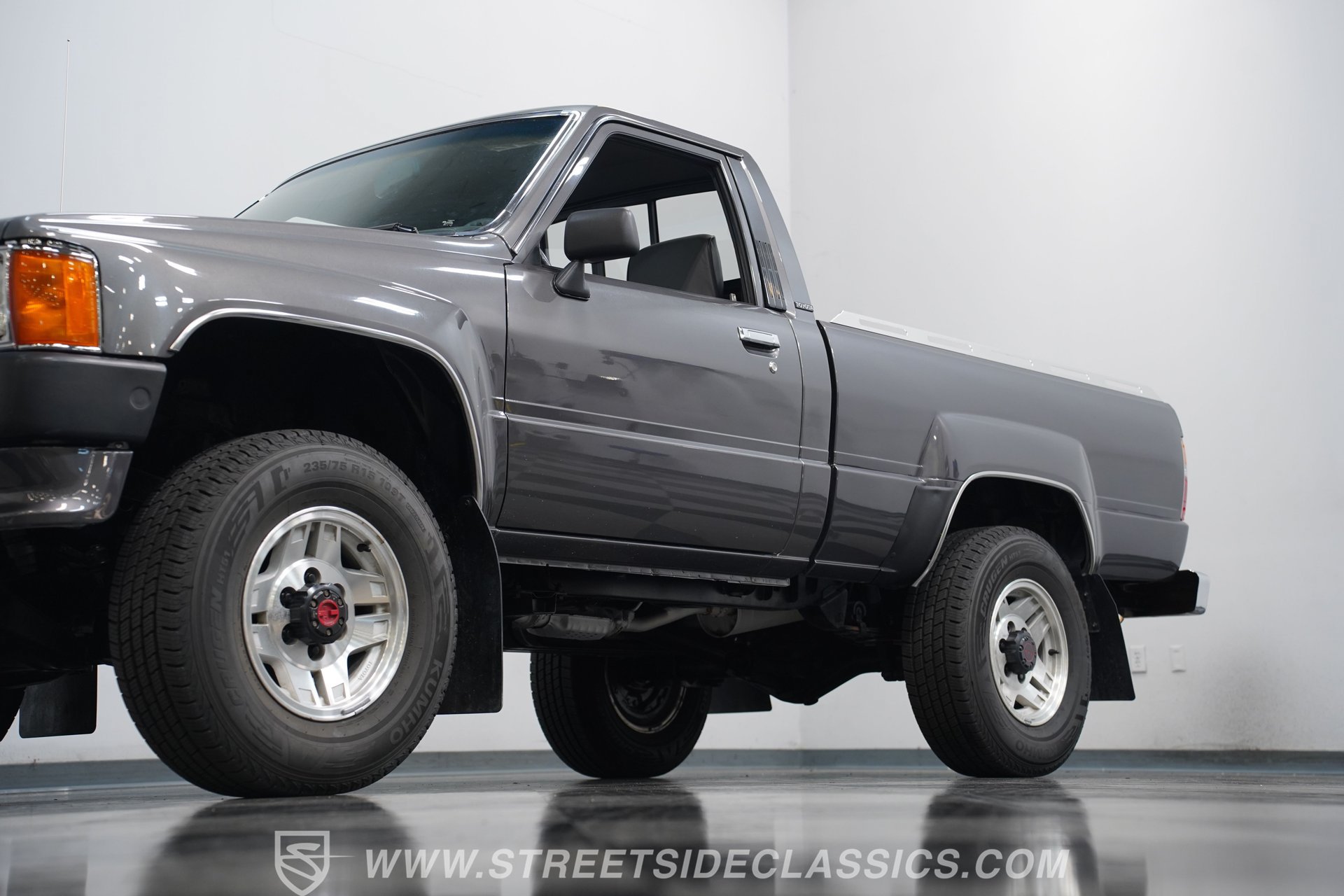 Used 1987 Toyota Pickup 4x4 Regular Cab image 22