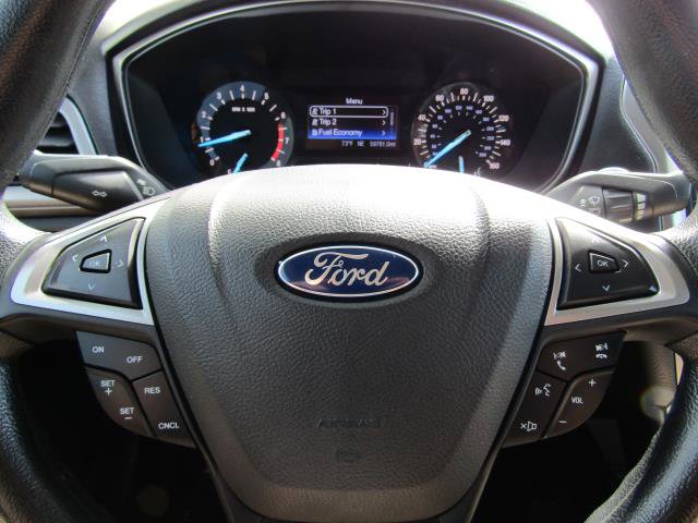 Certified 2017 Ford Fusion SE FWD image 18