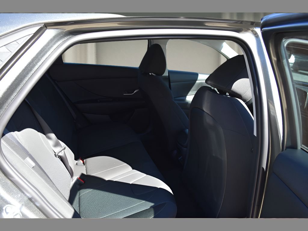 New 2026 Hyundai Elantra SE image 14