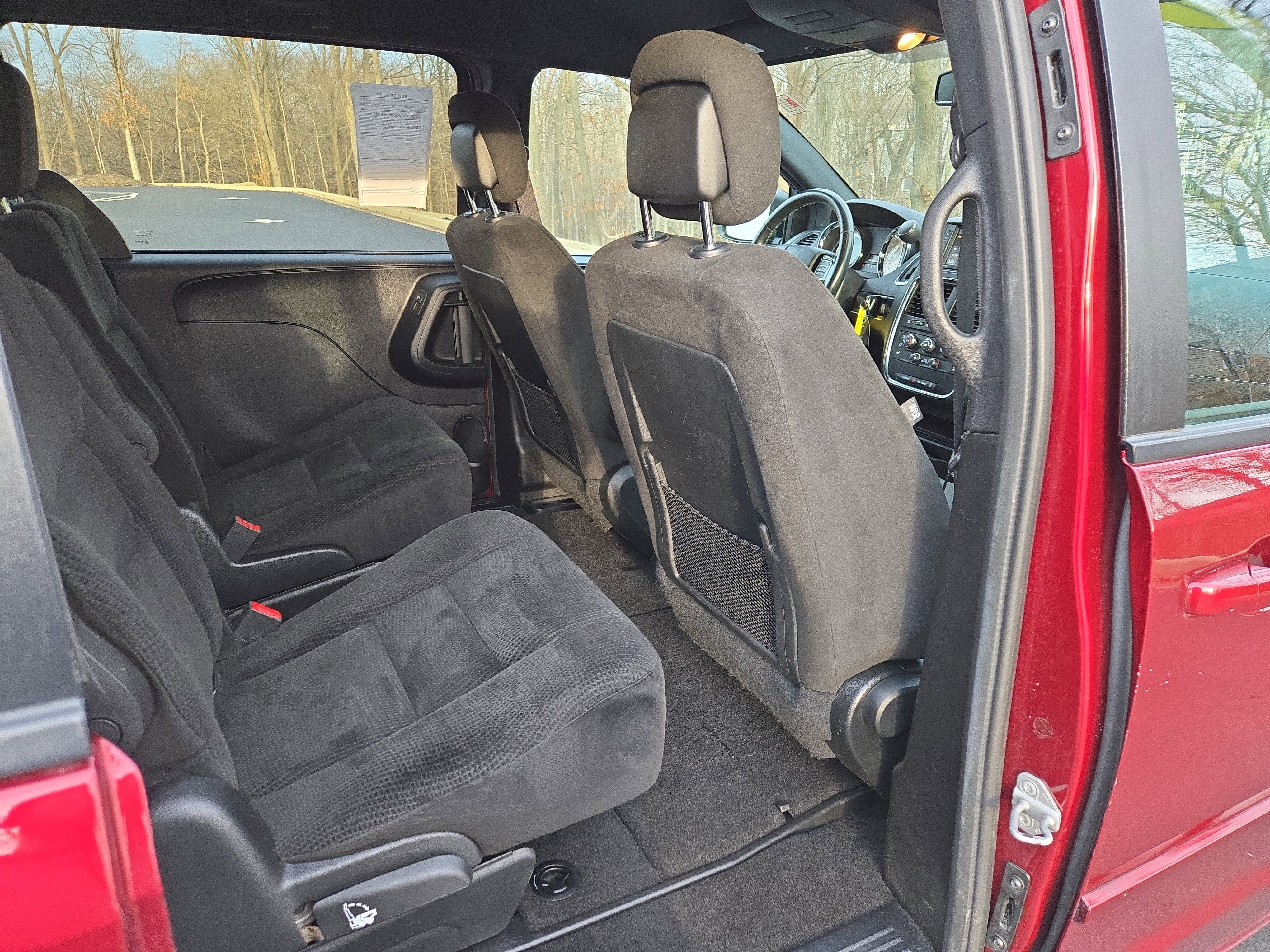 Used 2017 Dodge Grand Caravan SE image 25