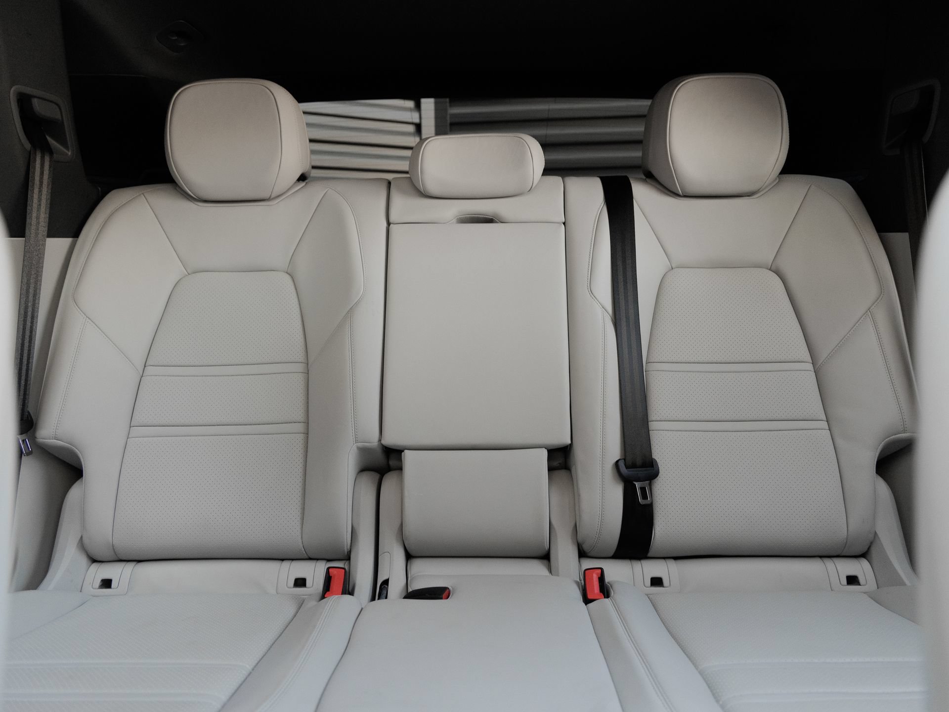 Certified 2019 Porsche Cayenne S AWD/4WD image 24