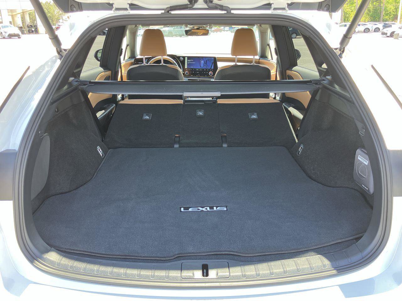 Used 2025 Lexus RX 350 Premium w/ Accessory Package (Z1) image 28