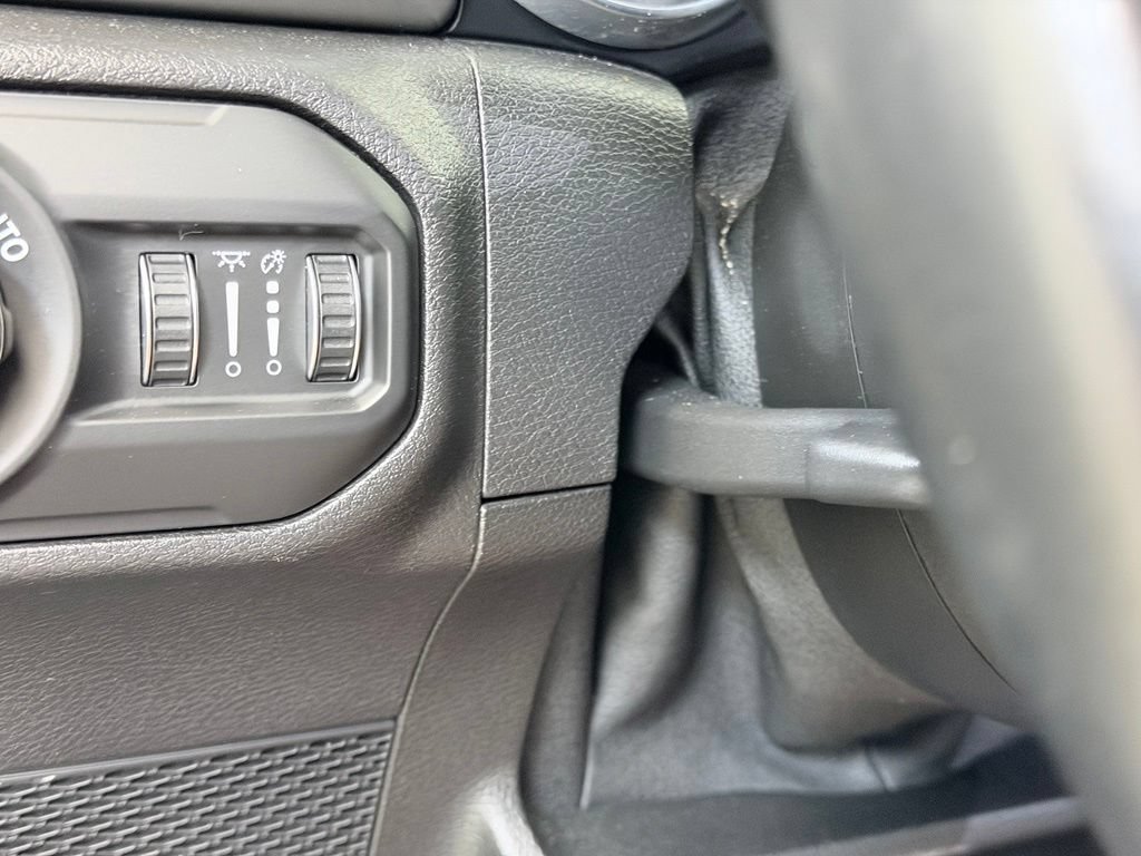 Used 2021 Jeep Gladiator Sport AWD/4WD image 39