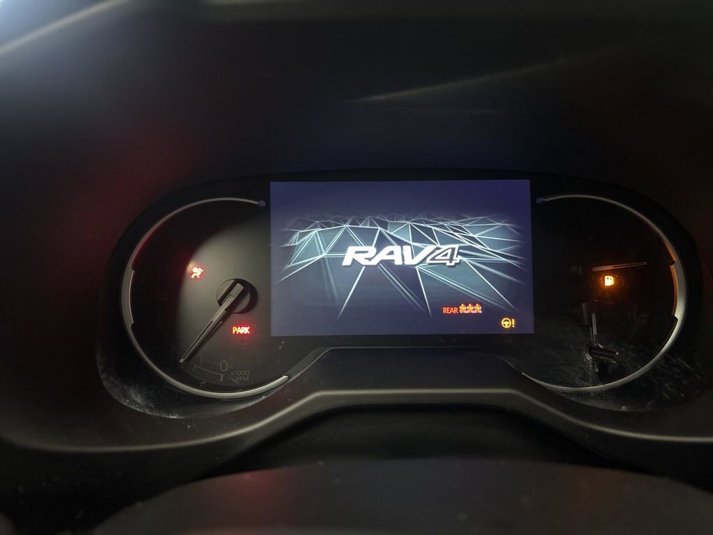 Used 2023 Toyota RAV4 LE AWD/4WD image 22