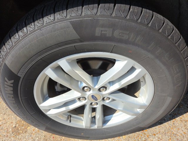 Certified 2024 Ford Explorer XLT w/ Equipment Group 202A RWD image 16