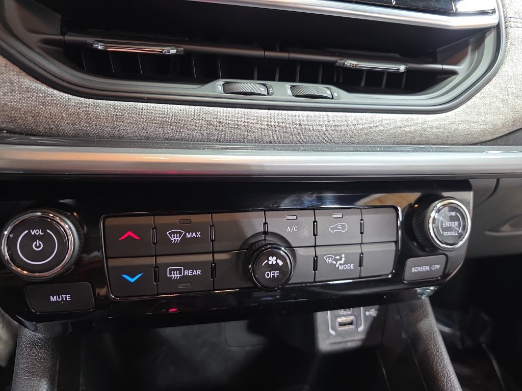 Used 2024 Chevrolet Blazer EV LT AWD/4WD image 20