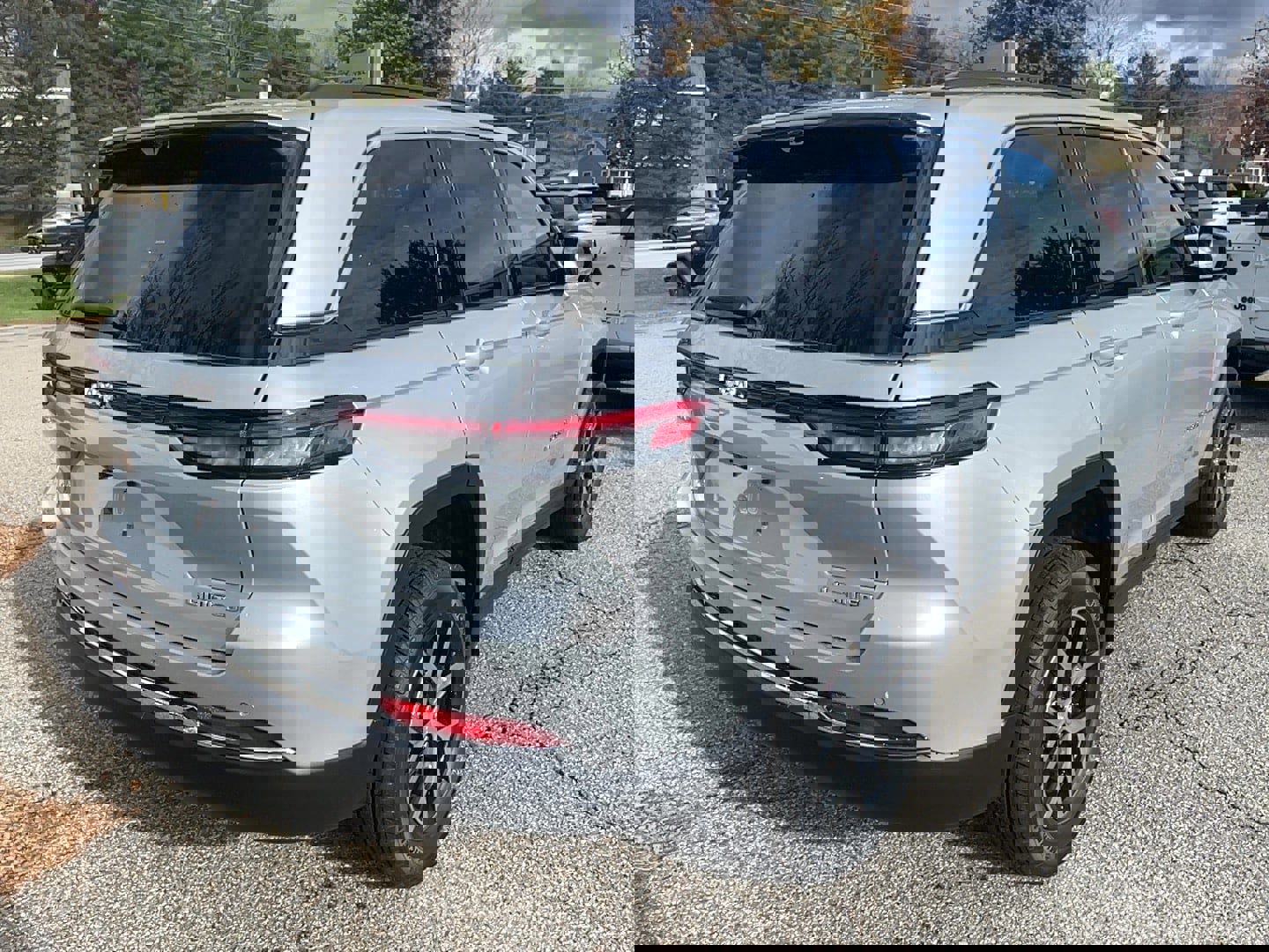 New 2025 Jeep Grand Cherokee Limited image 6