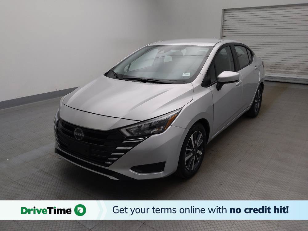 Used 2025 Nissan Versa SV FWD image 1