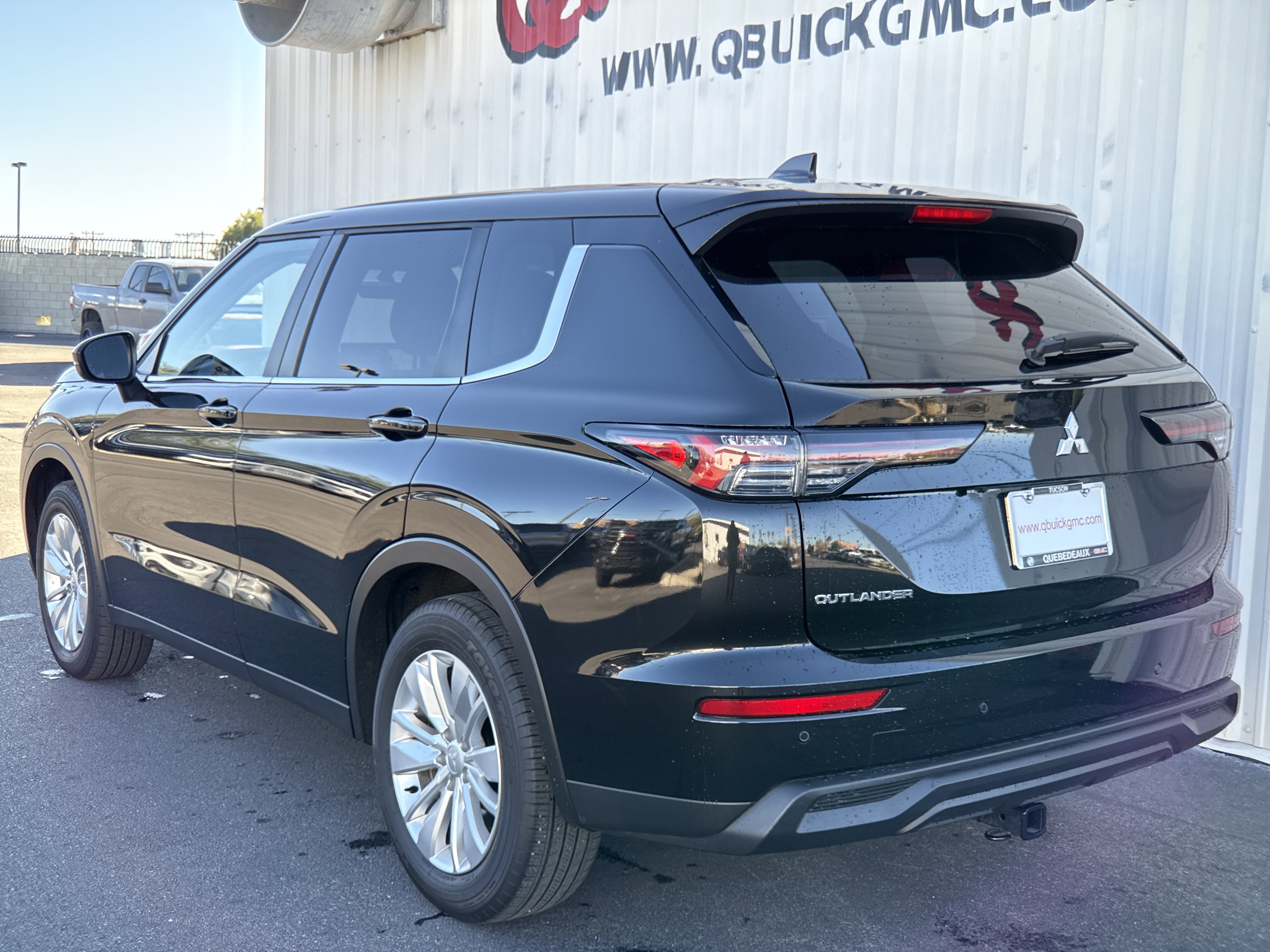 Used 2025 Mitsubishi Outlander ES image 9